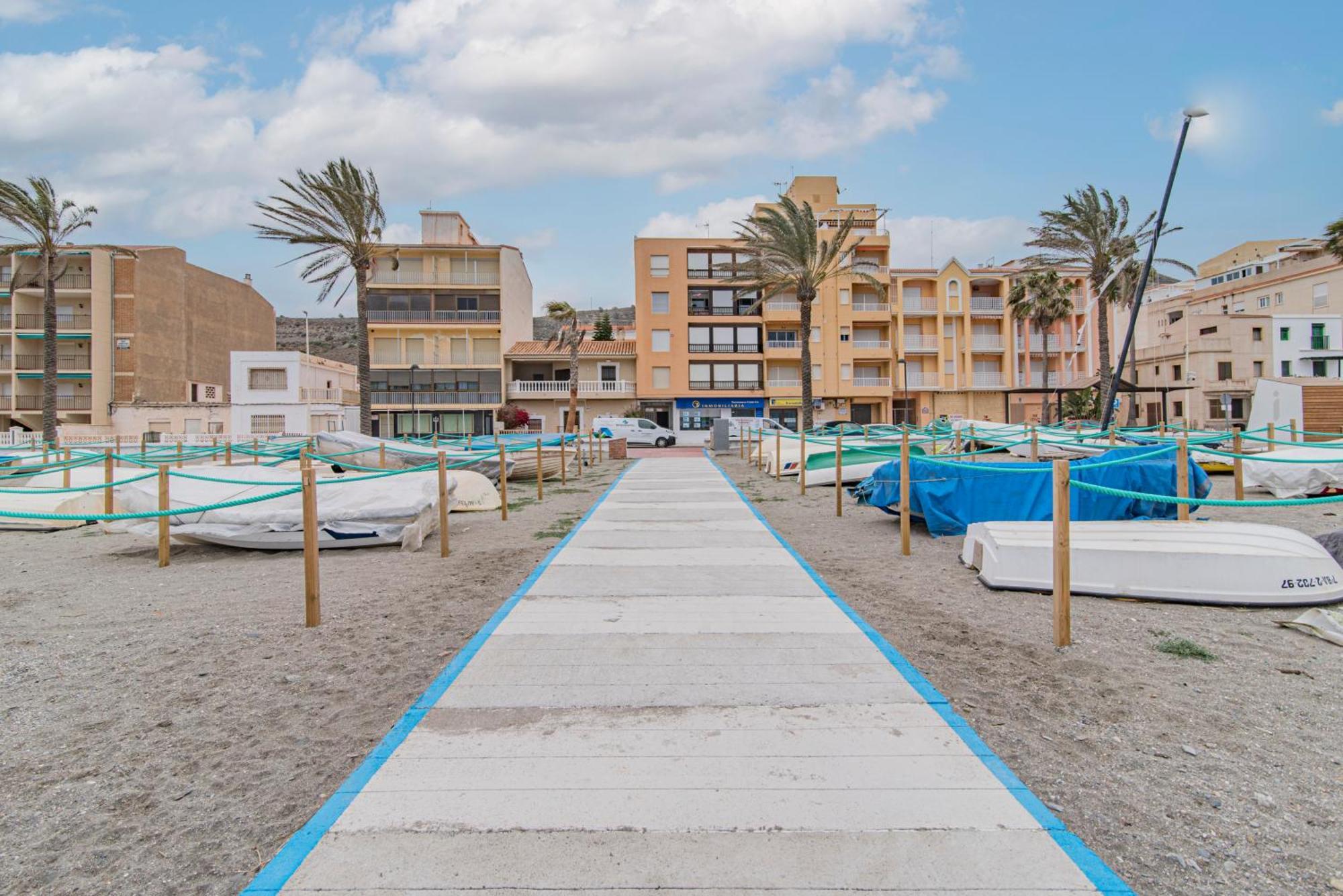 Apartment Primera Linea Playa, Plaza Garaje Y Piscina Torrenueva (Andalusia)